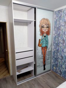 Встроенный шкаф купе для детской с фотопечатью - Мебельная фабрика Адалит